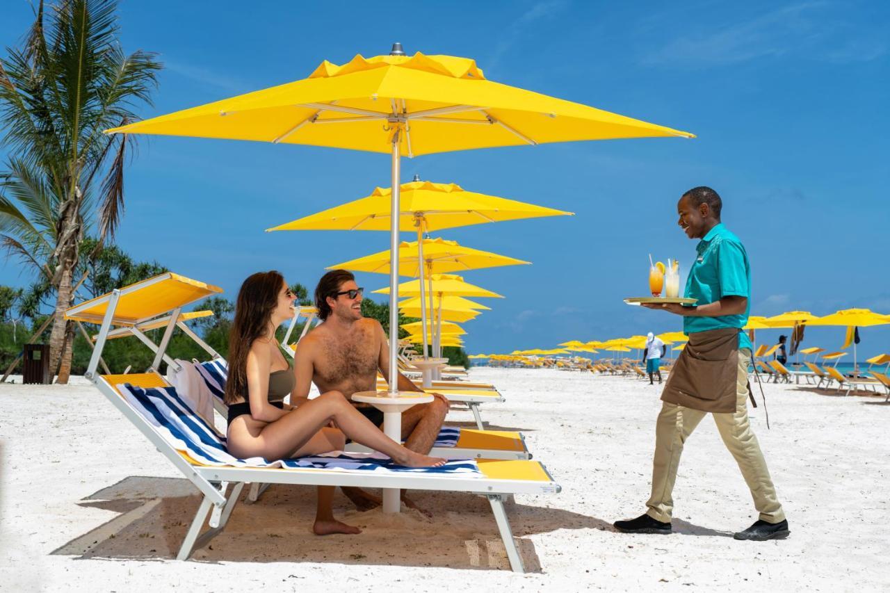 Отель The Mora Zanzibar Матемве Экстерьер фото Beach service at Atlantis Paradise Island