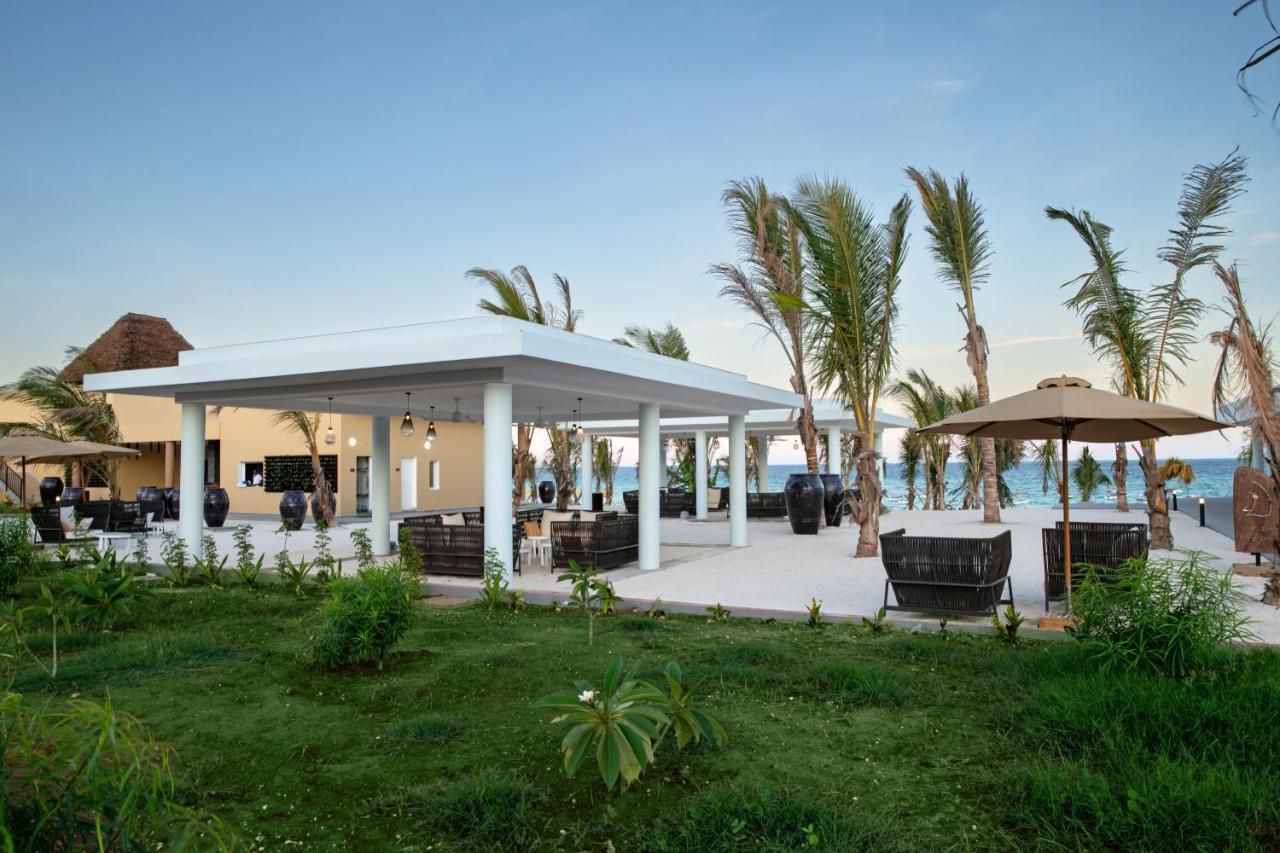Отель The Mora Zanzibar Матемве Экстерьер фото The beach at the Grand at Moon Palace